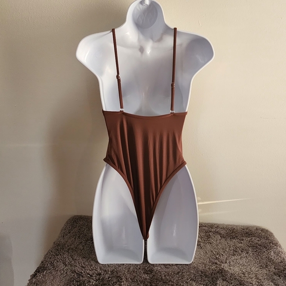 Esonlar Sexy Plunging V Neck Bathing Suit Open Back One Piece Swimsuits NWOT - Picture 3 of 11